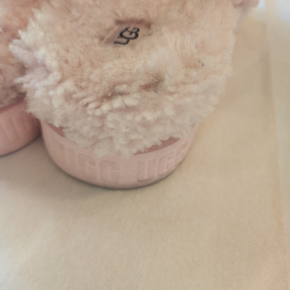 UGG slippers - Picture 6 of 11